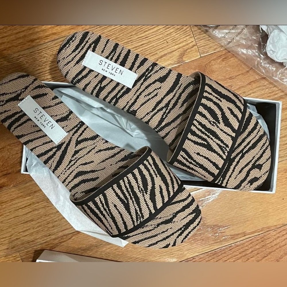 Women’s Tiger Print Slip-On Sandals, Size 9